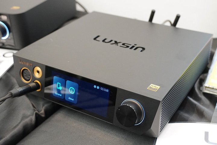 ���w�b�h�t�H���Ձ�Luxsin�̃A���v�uX8�v��AI�`���[�j���O��ZMF�̃w�b�h�z���Ŏ����^�N���t�@�����{���ABOSE�ďC�̊��S���C�����X�uNoise Master Buds 2�v