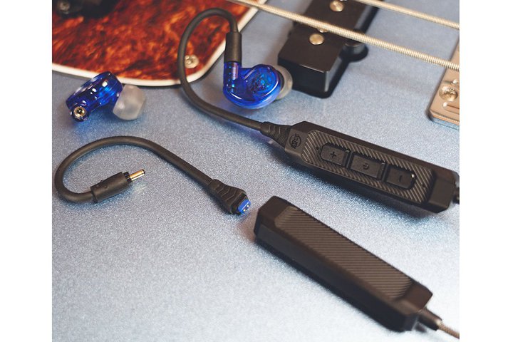 MEE audio�A3��ނ̃C���z���[�q�ɑΉ�����Bluetooth�A�_�v�^�[�P�[�u���uBT3�v