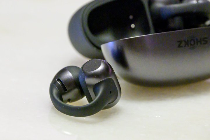 Shokz�A������f�U�C��������ɓ˂��l�߂��C���[�J�t�^���S���C�����X�uOpenDots 2�v�B�y�ʃ��f���uOpenDots Air�v��