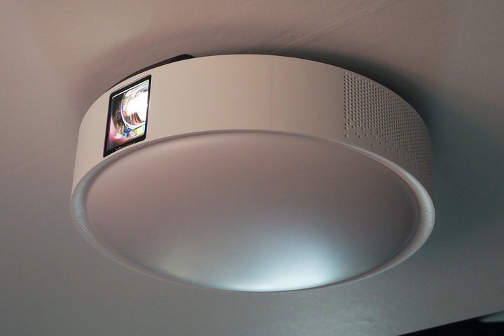 �Ɩ���̌^�v���W�F�N�^�[�uAladdin X�v�ɏ���4K���f���B 3RGB���[�U�[���ځuAladdin X Laser 4K�v