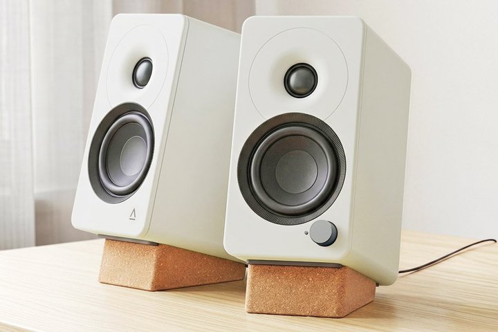 �N���G�C�e�B�u�A�o�C�A���v�쓮��Hi-Fi�����ǋ��������A�N�e�B�u�X�s�[�J�[�uXF1�v