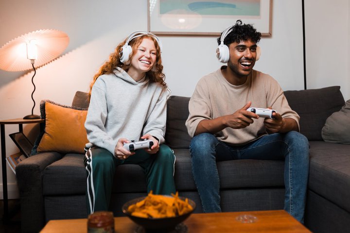SteelSeries�A���S���C�����X��w�b�h�Z�b�g�ȂǑΏۂ̍ő�47%�I�t�Z�[���BAmazon�^�ʔ̓X�^�y�V�����X�g�A�œW�J