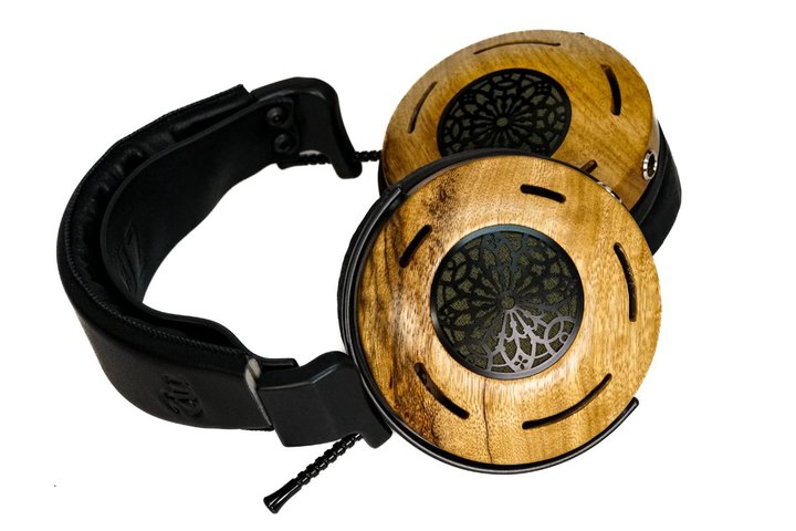 ZMF Headphones�A�J���^�w�b�h�z���uAuteur Classic�v�B�u���b�N�����o�ނ�Ǝ��_���s���O�V�X�e���̗p