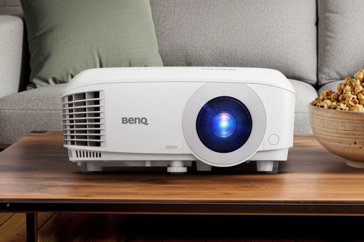 BenQ�A�z�[���v���W�F�N�^�[�̃G���g���[�@�uTH575C�v�B���邢���r���O�ł��y���߂鍂�P�x�݌v