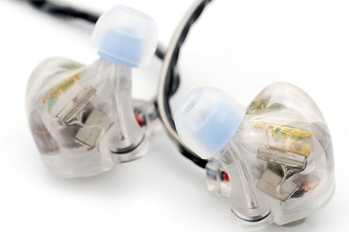 FitEar�A6BA�{4EST��10�h���C�o�[���j�o�[�T��IEM�uLilior Universal�v�BDEC���A���r�G���g�t�B���^�[����