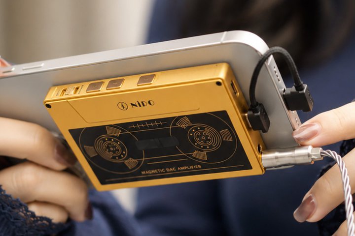 NiPO�AMagSafe�Ή��|�^�A���V��uA200PRO�v�B�J�Z�b�g�e�[�v���v�킹�郌�g���ȃf�U�C��