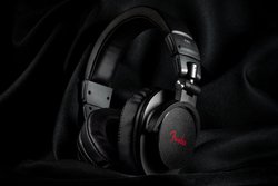 Fender���烂�j�^�[�w�b�h�z���uFH1 Professional Monitoring Headphone�v�o��B���{��s����