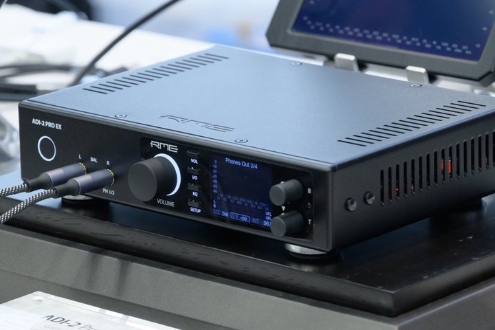 ���w�b�h�t�H����mini��RME�uADI-2 Pro EX�v���o��I�h���C�o�[�\�����ʂȃC���z���^�A�b�v�O���[�h�P�[�u�����L��