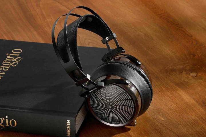 SENDY AUDIO�A�y�ʉ��^���������ڎw����6.6���~�̕��ʎ��E�w�b�h�z���uApollo PRO�v