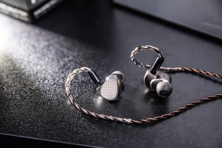 Kiwi Ears�AMEMS�^�_�C�i�~�b�N�^BA�g���C�u���b�h�h���C�o�[�C���z���uHalcyon�v