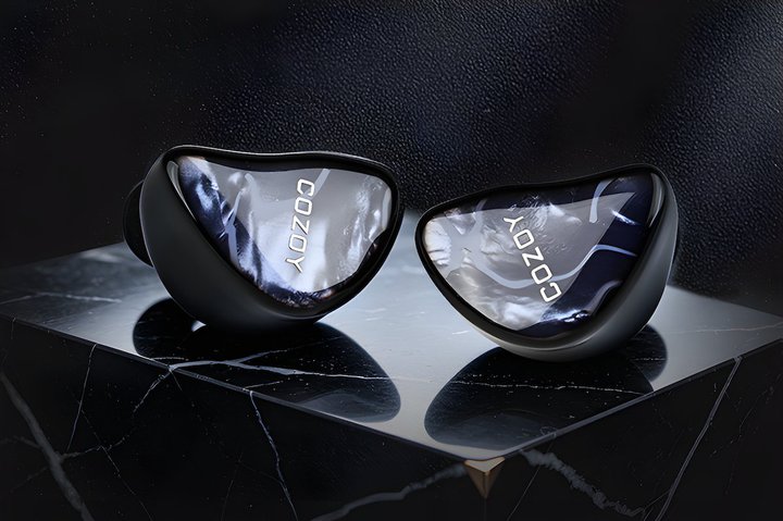 COZOY�A�嗝�Ε��t�F�C�X�v���[�g�𑕔������f���A���_�C�i�~�b�N�E�C���z���uD2�v