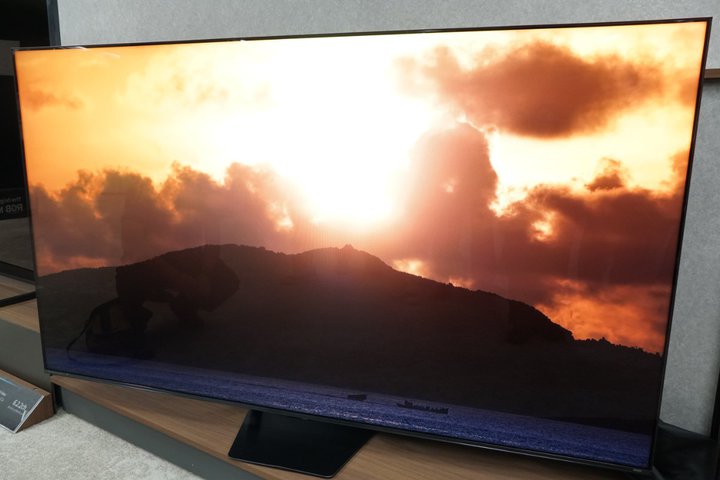 �y�]�_�ƃR�����g����z�u�ƒ�ɒu����RGB MiniLED�e���r�v�B�n�C�Z���X�A�uRGB U9S�v������Ŗ��͂��A�s�[��
