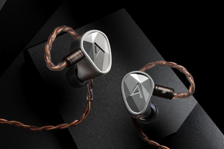 Astell&Kern�̃C���z����4�e�uCLARUS�v�B�_�C�i�~�b�N�{BA�{MEMS��9�h���C�o�[�^�g���C�u���b�h�\��