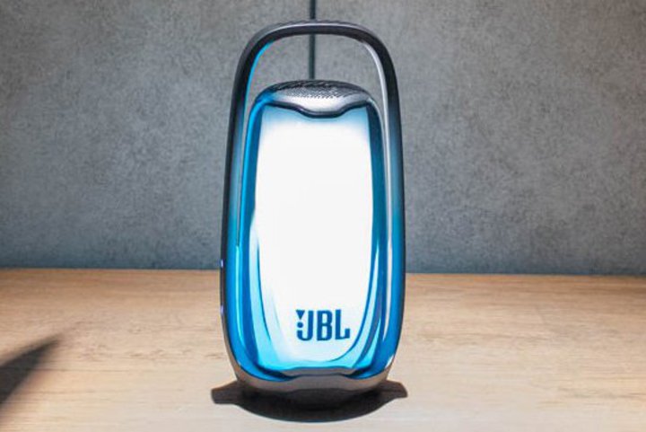 JBL�A����Bluetooth�X�s�[�J�[�uPulse 6�v�BAI Sound Boost�ŉ��������^�n���h�������ŉ�������
