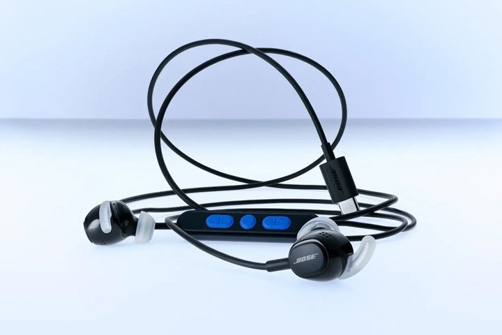 Bose�A�m�C�L����USB-C�C���z���uNoise Cancelling Wired Earbuds�v�B�Ǝ��Z�p�Ń��X���X�Đ��Ή�