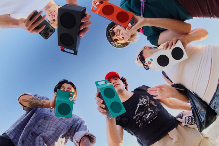 Nothing�ACMF���̃|�[�^�u���X�s�[�J�[�uSpeaker S�^M�v�B�����p�b�N���z�̃f�U�C�����̗p