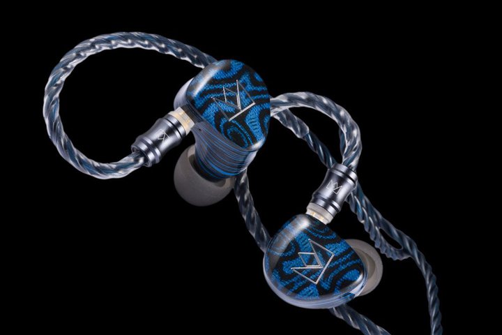 Noble Audio�A3�w�����U���{�g���v���`�����o�[�����̃_�C�i�~�b�N�^�C���z���uIris�v
