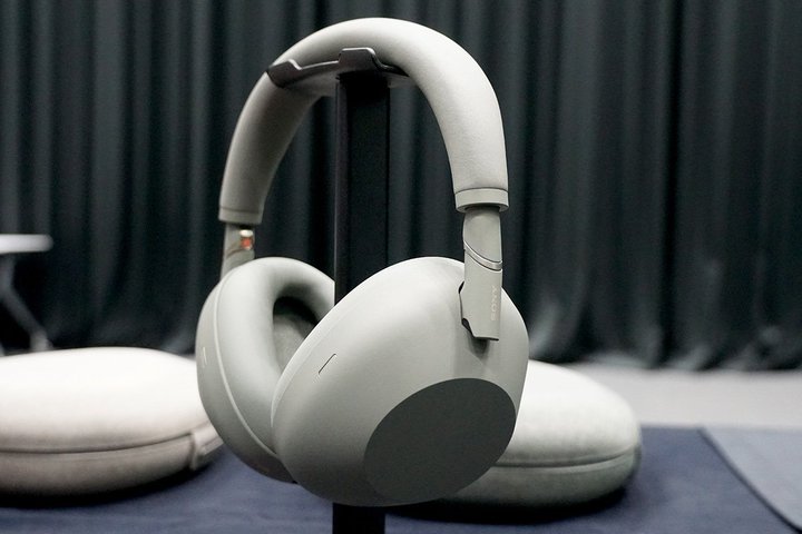 �\�j�[�A���C�����X�w�b�h�z���uWH-1000XM6�v�ɐV�F�I���[�u�O���[