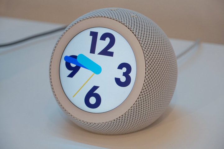 Amazon�A�������j�^�[���ڂ̃X�}�[�g�N���b�N�uEcho Time�v�B�V�uEcho Dot�v�Ɠ�������