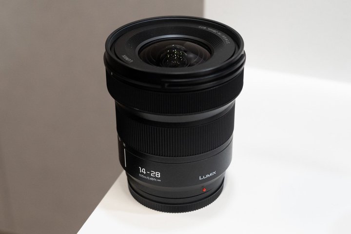 pi\jbNAyʂȃtTCYΉLpY[YuLUMIX S 14-28mm F4-5.6 MACROv