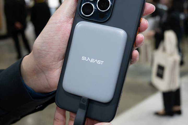 CP+SUNEASTAMagSafeΉ̃|[^uSSD^ASUSoW^SanDisk͓ǂݏoő880MB/suSD Expressv@