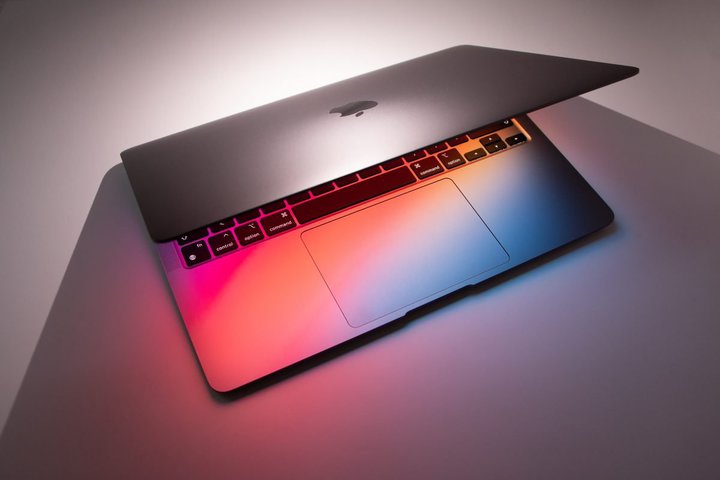 uV^MacBookvTvC[o׏Ƃ̕񓹁B10CxgŔ\