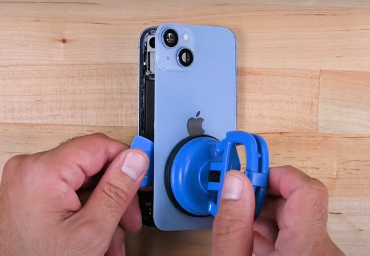 iPhone 14AwʃKX̂݌\ɁBCpH