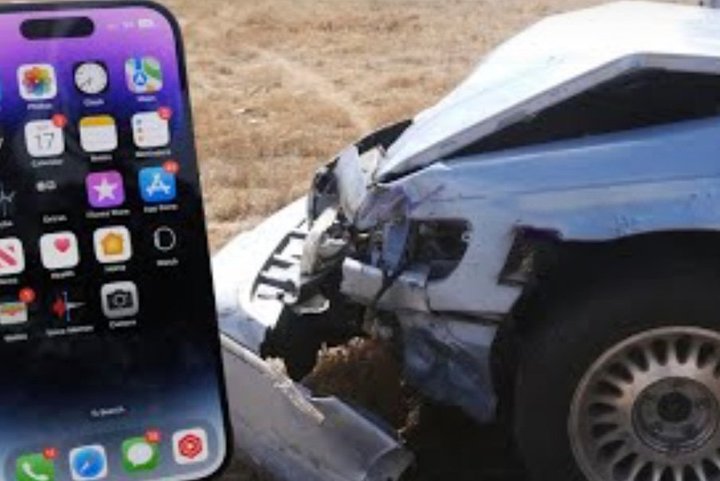 iPhone 14̏Փˌo@\AۃN}ԂČ؂YouTuber