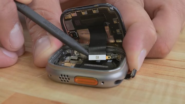 iFixitApple Watch Ultra𕪉BdȖh΍̂ߏC͍