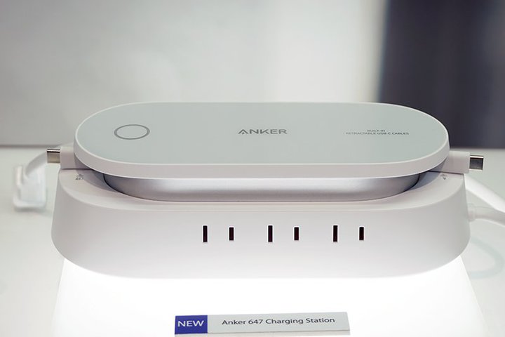 ő10܂œ[dłd^bvuAnker 647 Charging Stationv