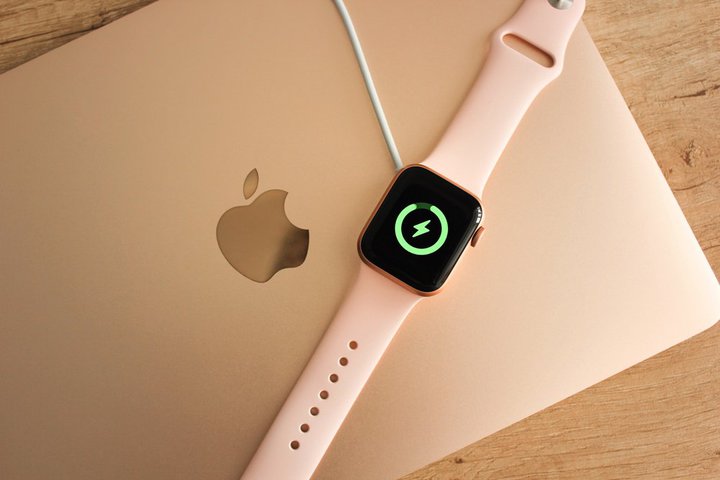 Apple Watch1iPhoneɔꂸAMaciPadƂyAOł\