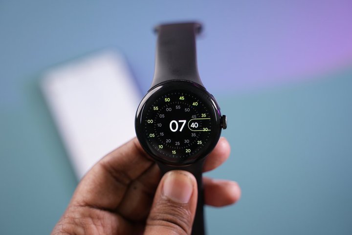 GoogleuPixel Watch 2v́uPixel 8vƓƂ̏