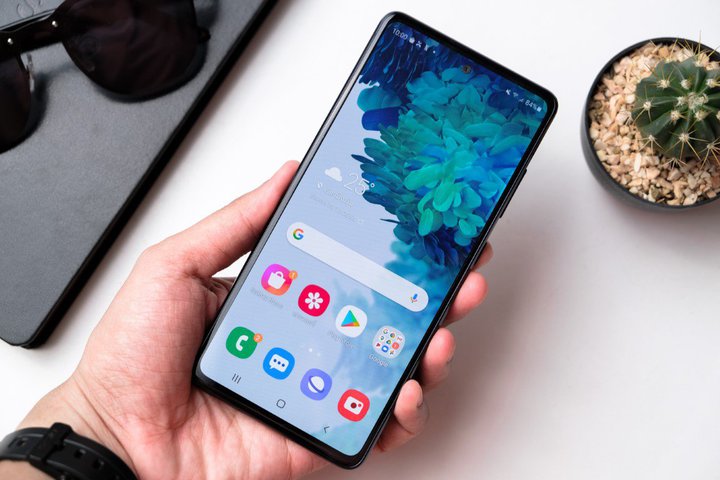 GoogleƃTXgBAndroid̃obNOEhAvɑΉ