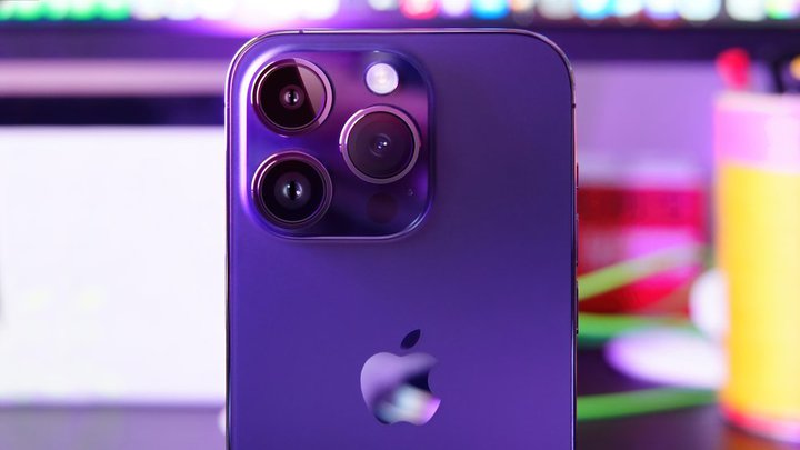 uiPhone 15v͒ʏ탂fgProlh48MPJڂ