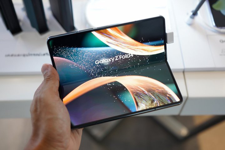 uGalaxy Z Fold5v摜[NB܂肽݉ʂ̃V͖15%ጸ