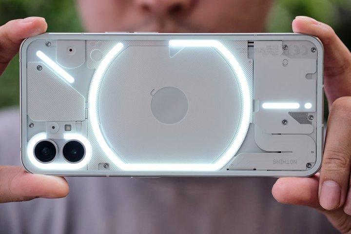 uNothing Phone(2)vA啝lグōi10~߂\