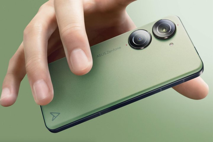 ASUSAXybNƃJ\߂gRpNghX}zuZenfone 10vCO\