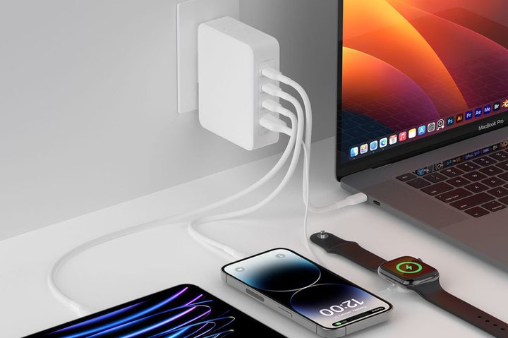 xLAő142Wo͂4|[g[duBoostCharge Pro 140W 4|[gGaN[dv