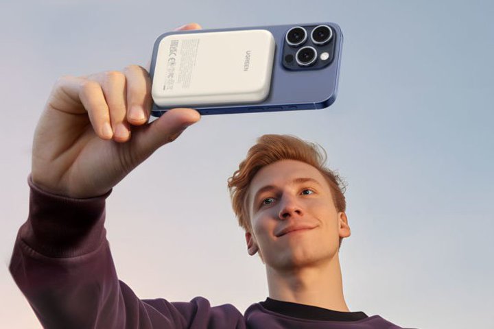 UGREENA}Olbgڂ10000mAhoCobe[ȂǃCibvg[