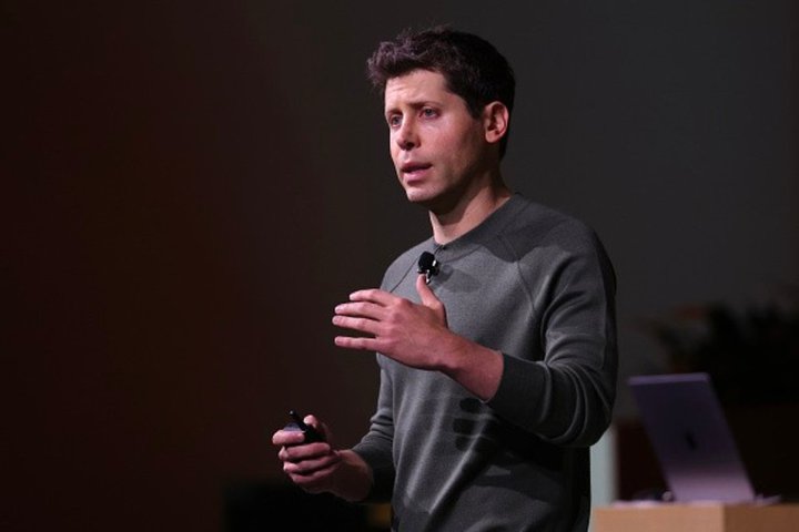 ꎞpugpt2-chatbotvēoBAg}܂SNSɕsȓe