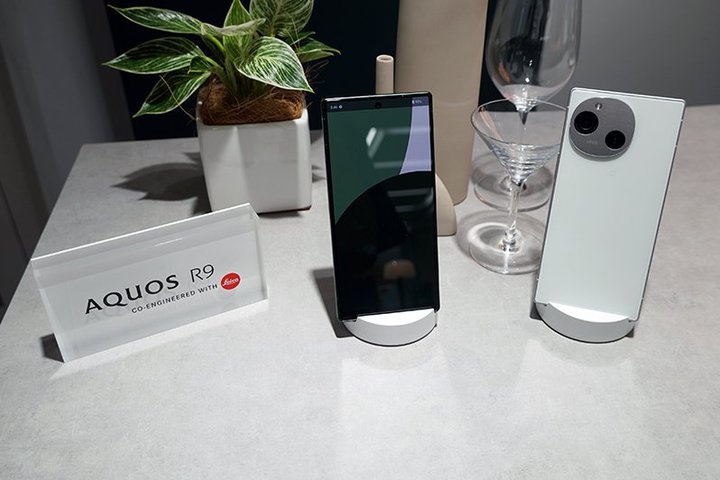 �V���[�v�A�V�X�}�z�uAQUOS R9/wish4�v�Ńf�U�C�����V�B�g���R�Ȑ��h�Ŗڎw�����̂́u�e�ߊ��v