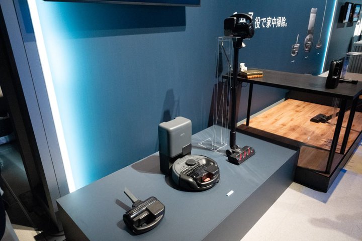 AnkerAXeBbN^nfBɂgό`h郍{bg|@uEufy Robot Vacuum 3-in-1 E20v