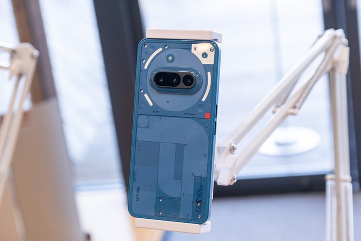 NothingA3J^Snapdragon 7s Gen3ڃX}zuPhone(3a)vBō54,800~