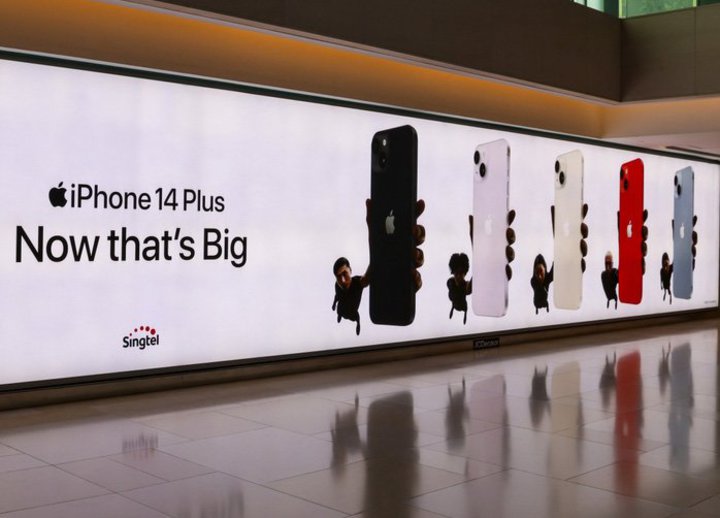 iPhone 14 Plus̕slCŁu15 Plusv͒l