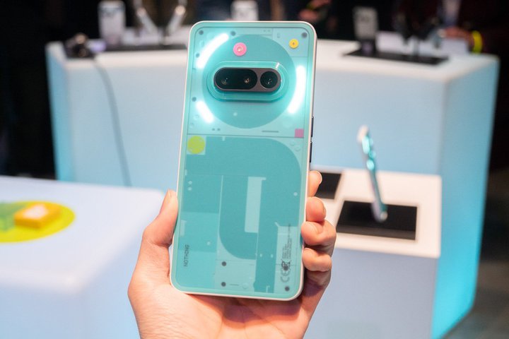 NothingAg90N㔼̃ebNhC[W̌X}zuPhone (3a) Community EditionvBCxgJ