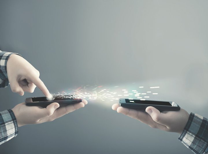 uGalaxy S23v́gX}z߂Â邾Ńf[^ڍshł\