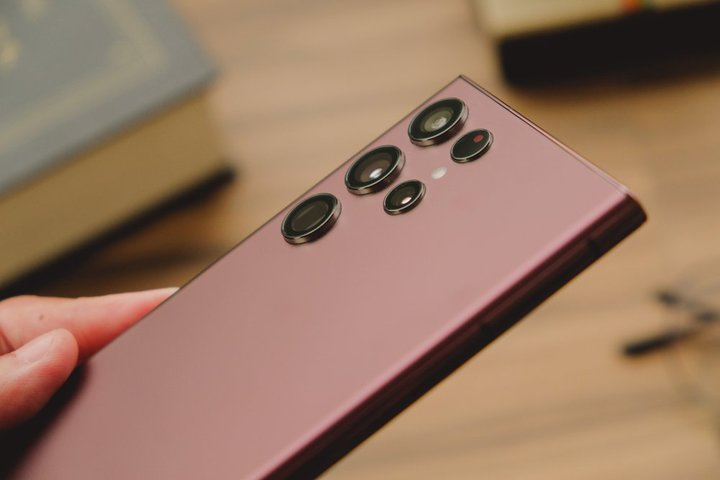 uGalaxy S23vV[Y̎dl[NBUltra̎BJ͐\_EH