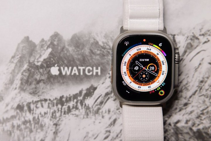 }CNLED̗p̐V^Apple Watch UltraA2025N