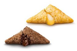 マクドナルド、「三角チョコパイ」10/13から発売開始。初登場の「よくばりカスタード」も
