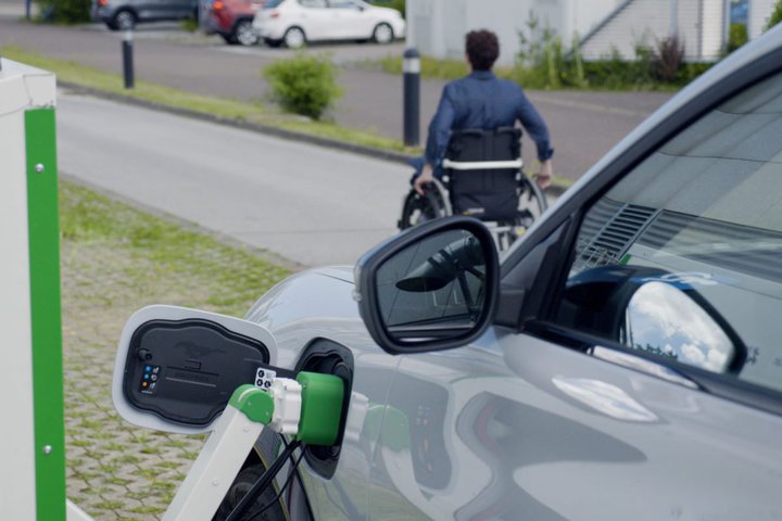 EVɏ[dRlN^ڑu{bg[dvtH[hJyGadget Gatez